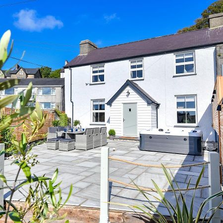 Tyr Ysgol Villa Pwllheli Exterior photo